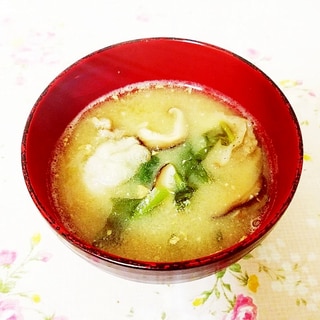 高菜漬けと椎茸の豚汁